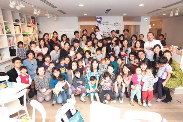 11月23日に、東京・表参道の「tokyo baby cafe」で開催した創刊記念パーティー「DUAL会」。今後もDUAL読者の皆さんと積極的に交流していきたいと思います