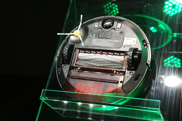 アイロボットの国内総代理店を務めるセールス・オンデマンドが2014年3月1日に発売する「ルンバ800シリーズ」