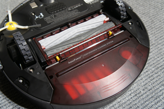 ルンバ800シリーズに新採用した「AeroForce（エアロフォース）クリーニングシステム」