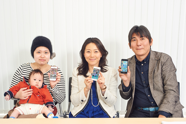 読者の勝倉歩さん（左）、小田舞子記者（中）、美崎栄一郎さん（右）