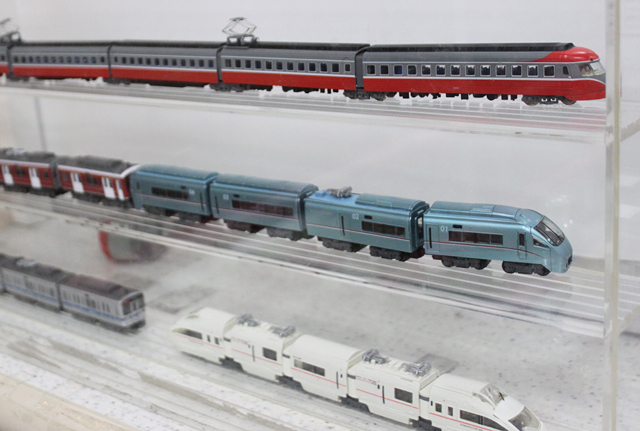 保育園の入り口には小田急線の電車のモデルが並んでいた
