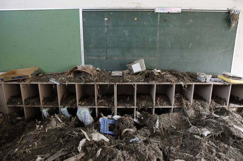 宮城県石巻市の大川小学校では、東日本大震災の際、74人の児童と10人の教職員が津波に襲われて亡くなったり行方不明となりました（ロイター/アフロ）
