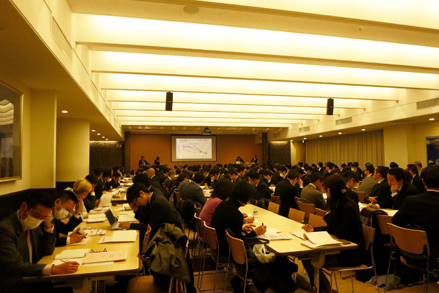 3月初めに安田教育研究所が東京都内で開催した「中学入試セミナー」。私立中高一貫校の先生が大勢集まった